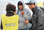 Bologna - Accoglienza non fa rima con emergenza! Presidio davanti alla Protezione Civile nella Giornata mondiale del rifugiato!