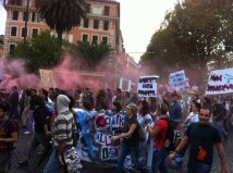 Roma - Respingiamo questa riforma - Migliaia di studenti in piazza "Gelmini, governo, per voi sarà l'inferno!"