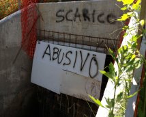 Vicenza- Blitz dei No Dal Molin allo scarico abusivo della base lungo il Bacchiglione