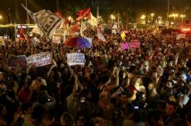 Ore di scontri fra manifestanti e polizia, l'altra faccia della visita del papa in Brasile