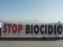 Napoli - Blitz dei comitati al People Building Future