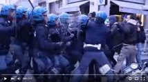 Trieste #MaiConSalvini - cariche contro gli antirazzisti